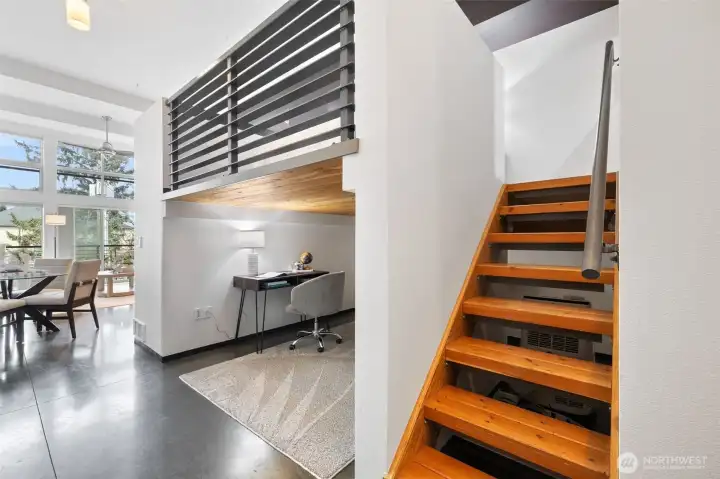 Bedroom above, alcove below