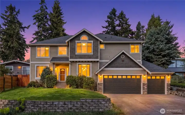Welcome to this spacious, impeccably maintained move-in ready home in a highly convenient area of Tukwila