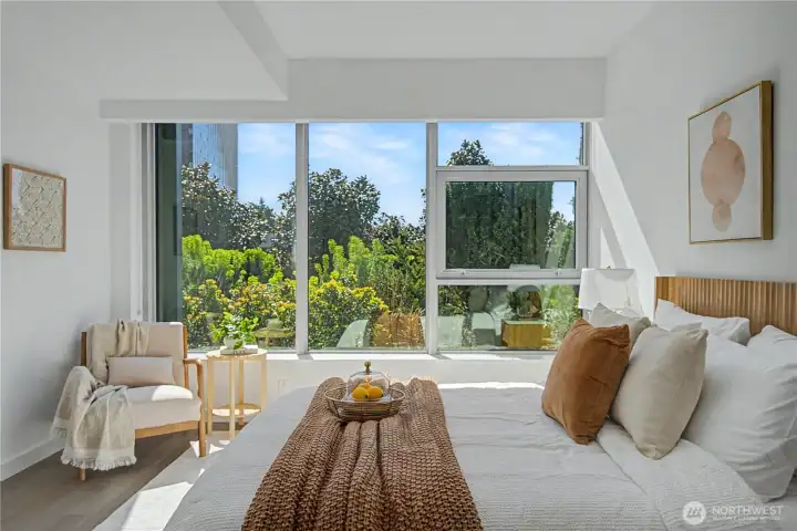 Primary suite with 5-piece bath