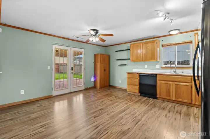 Eat in kitchen