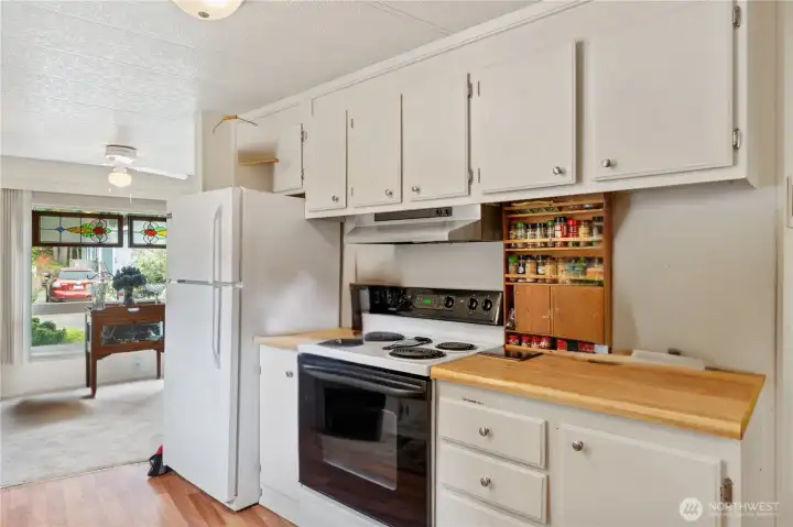 Kitchen, using AI to clear off counters