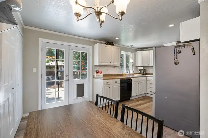 Kitchen with eating area