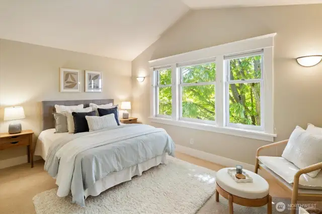 Middle upstairs bedroom