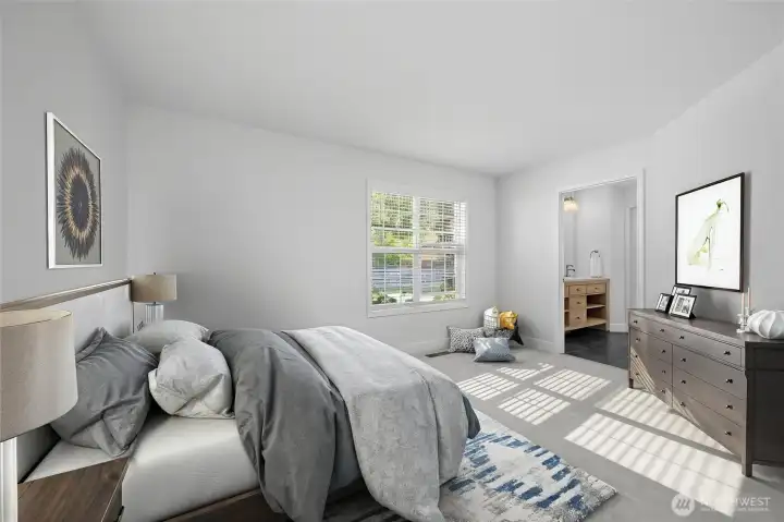 Primary w/ensuite and walk-in closet...(virtual staging)