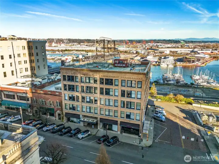 Immerse yourself in the vibrant culture and unique character of downtown Tacoma, where restaurants, bars, shops, theaters, museums, and nightlife are all just blocks away.