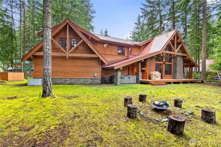Spacious lot with natural privacy and year-round serenity
