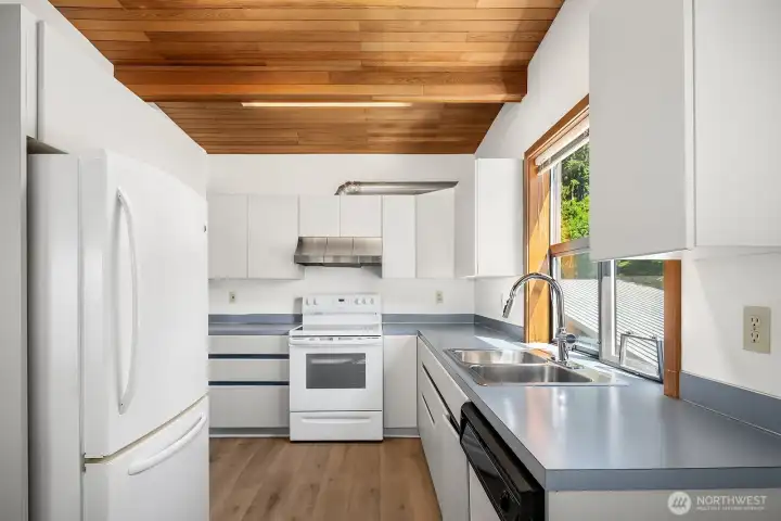 Efficient full kitchen