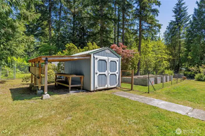 Additional Storage with covered space