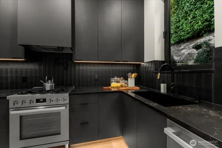 Chefs Kitchen equipped to host! Chefs Kitchen equipped to host!