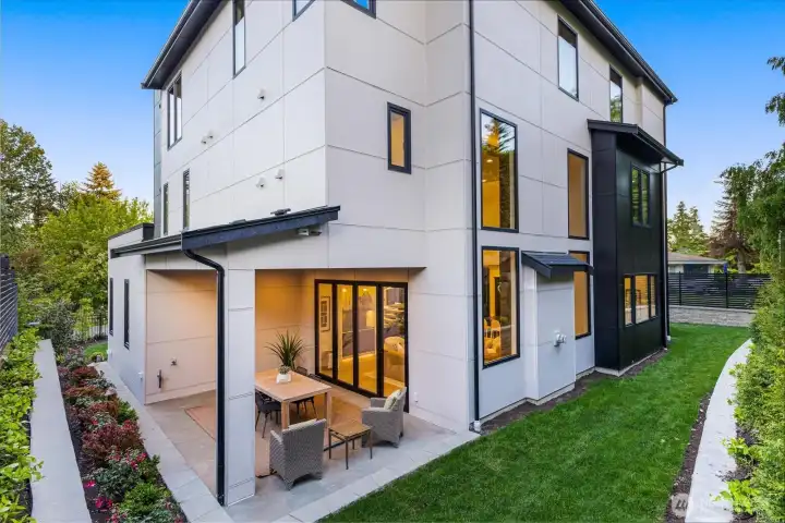Plenty of outdoor space and a beautiful serene landscape Plenty of outdoor space and a beautiful serene landscape