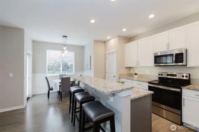 Kitchen Breakfast Bar