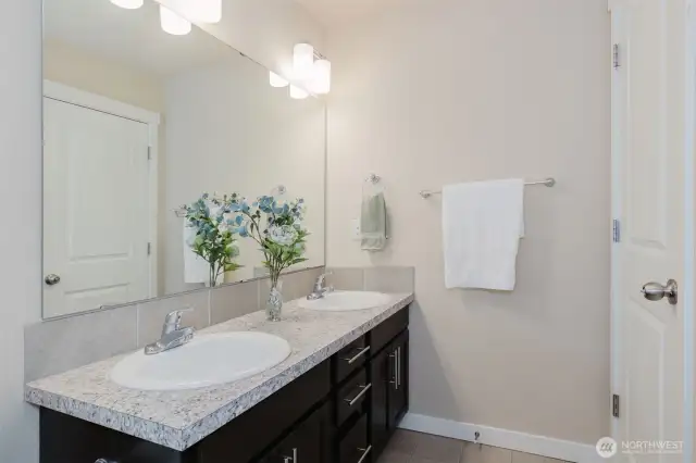 Upper level Full Bath