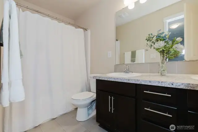 Upper level Full Bath