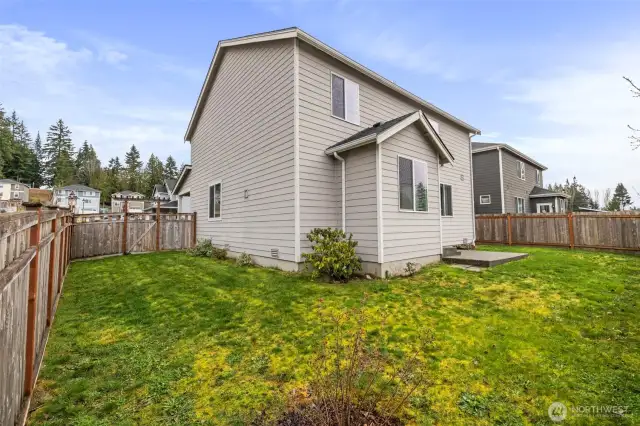 Fully fenced backyard-2 side gates to front yard