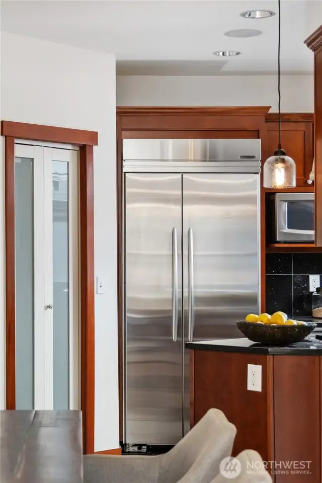 Kitchen & pantry