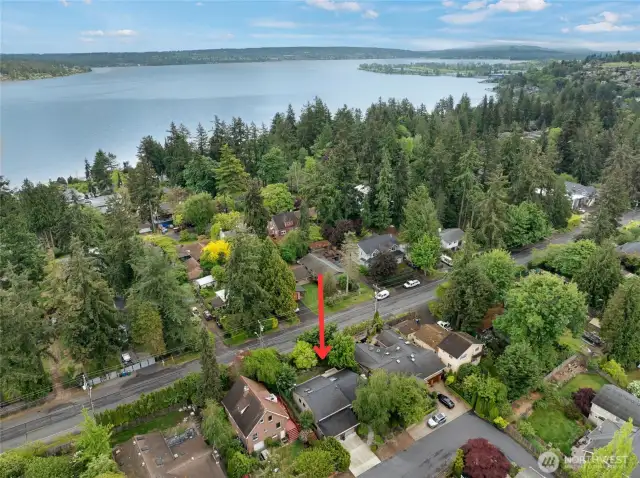 The Matthews Beach location is central to so many things. Easy to Northgate, I-5 and just minutes to the University of Washington.