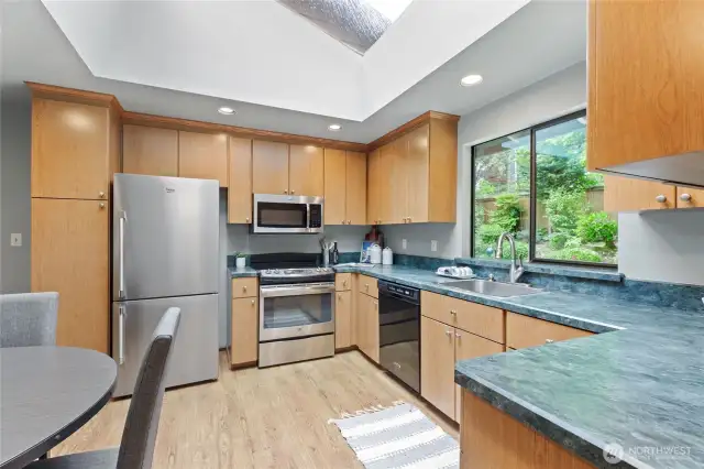 Plenty of counter space to work with here!