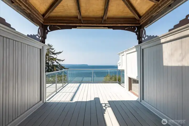 Covered upper viewing deck BBQ area