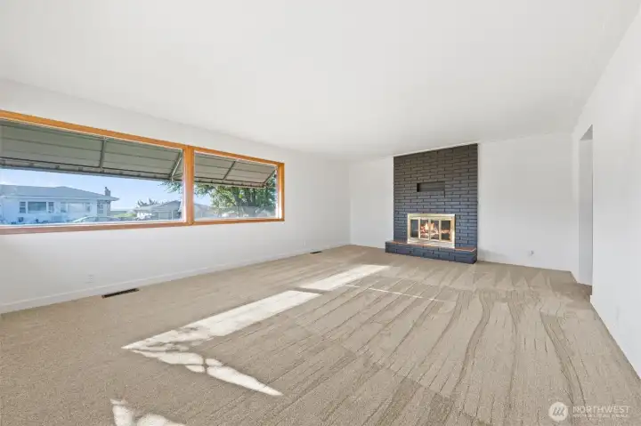Huge living room to host the big game and holiday parties
