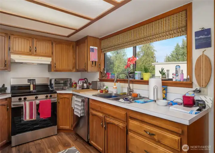 new stove and dishwasher