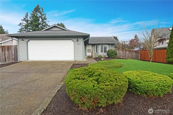 Convenient location close to shopping and schools.  2o mins by bus or car to the KENT station to take the Sounder train to Seattle Bellevue or Tacoma. Or take an express bus. Ample parking at the Kent station. Come view quickly as this home will sell fast having best features for the price.