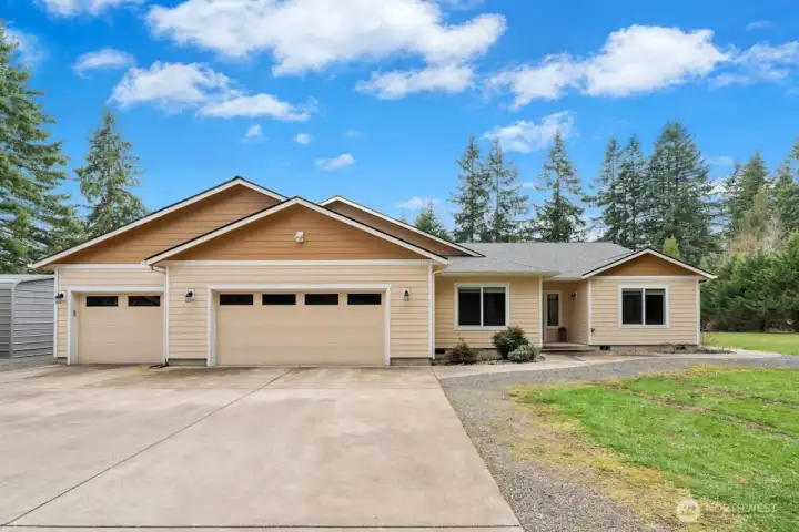 spacious 3 car garage