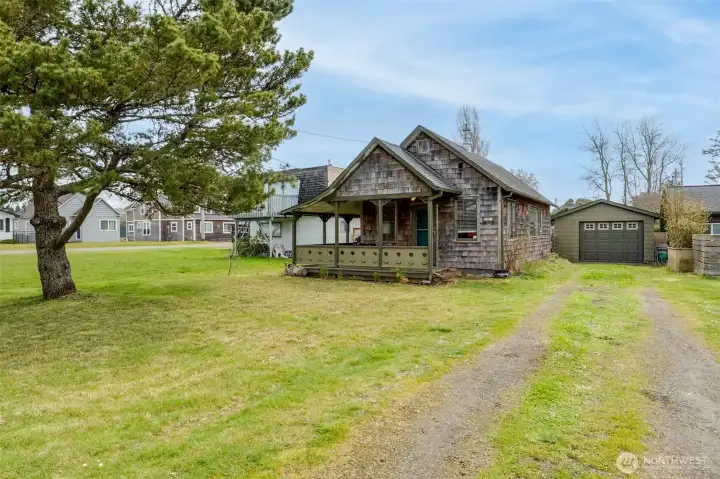 spacious, flat, 50x100 lot located in the city limits of Long Beach.