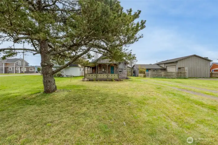 spacious, flat, 50x100 lot located in the city limits of Long Beach.