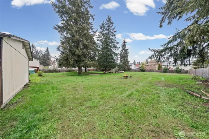 Another view of the fully fenced yard.