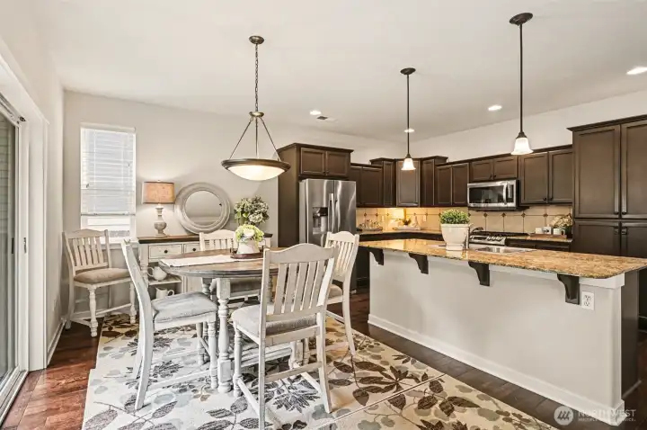 Plenty of island seating and dining area for those Summer gatherings.