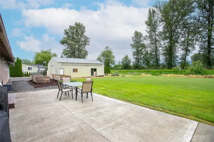Expansive patio great for BBQs and entertaining