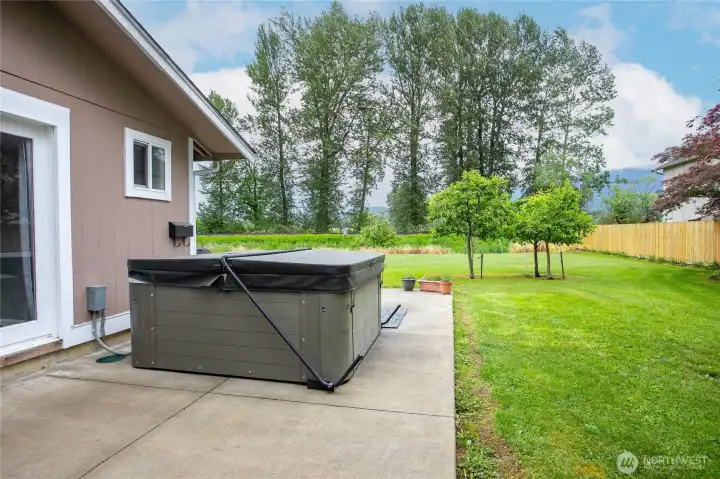 Hot tub outside Primary suite