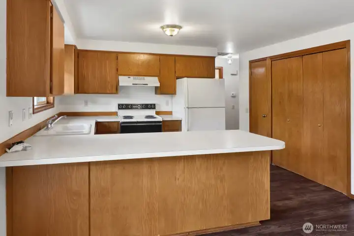 All appliances are included. All appliances are included.
