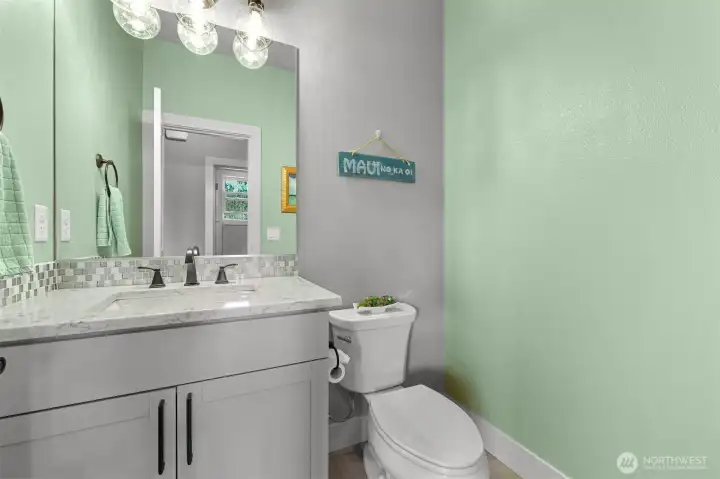 Guest Bath on upper floor