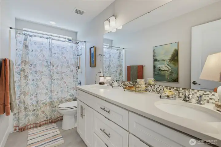 Hall bath is plenty big enough for sharing! Hall bath is plenty big enough for sharing!