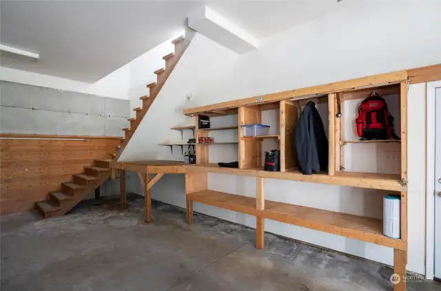 Stair to room above garage