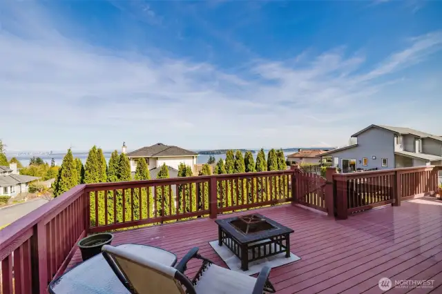Enjoy coffee at sunrise or beers & barbeque on this entertainment sized deck!