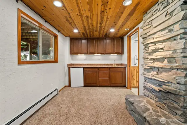 Wet bar in flex space.