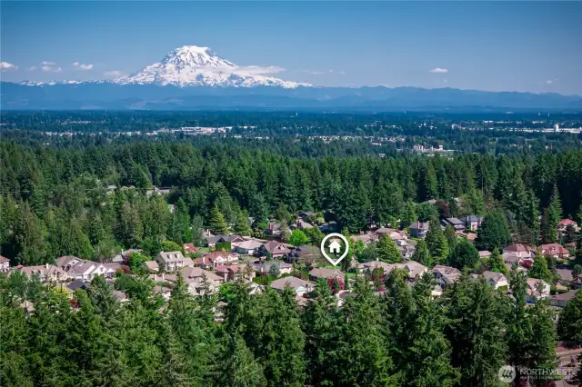 You'll love the location—close to Chambers Bay Golf Course, Whole Foods, Trader Joe’s, and within the award-winning University Place School District.