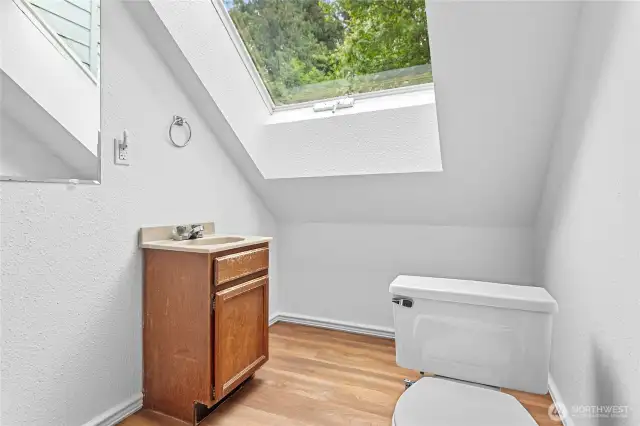 Upper floor 3/4 bathroom