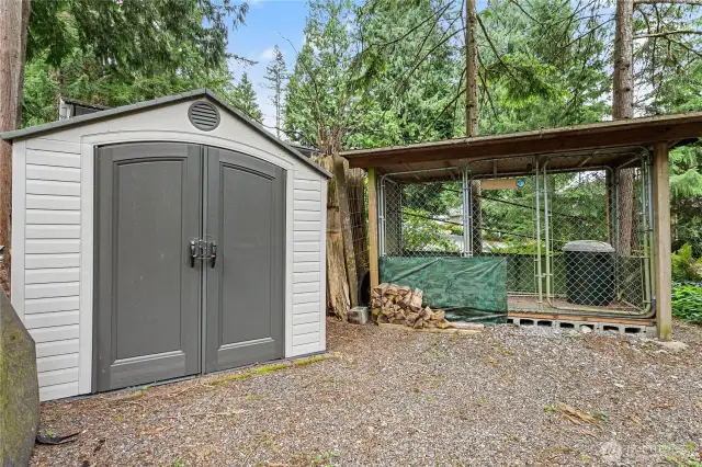 Shed and dog kennel convey
