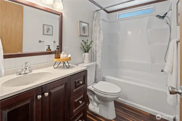 Main Full Bath~