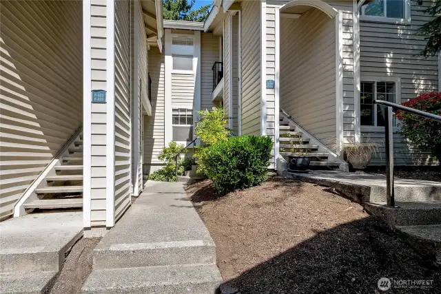 1St Level Condo, Only 2 Stairs.