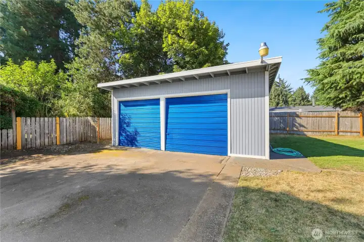 Detached oversized 2-car garage/shop