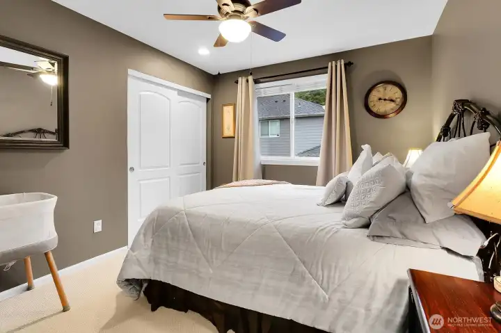 Second upstairs bedroom