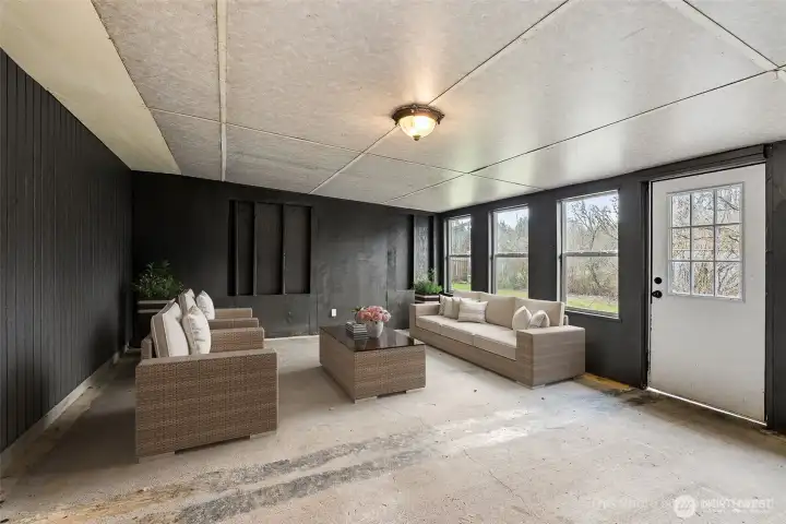 Enclosed Extra Bonus Space outdoor living space DIGITALLY STAGED