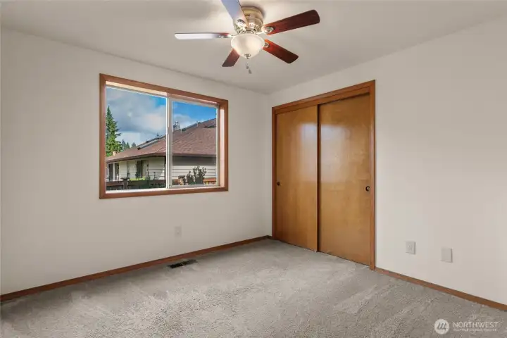 Second bedroom.