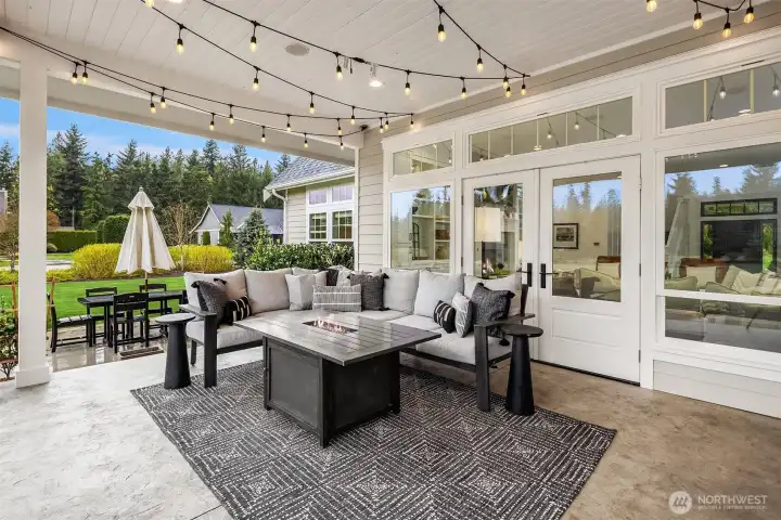 Covered outdoor loggia