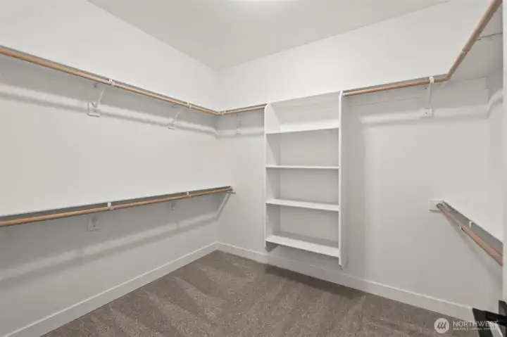 This image depicts a previously built model home for illustrative purposes only. The actual property being offered may differ in design, finishes, and features.