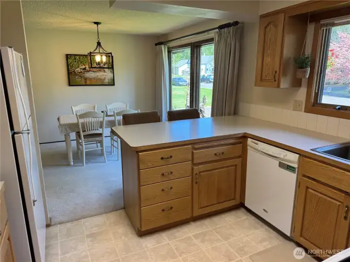 Kitchen/ Dining.